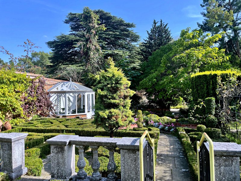 wlled-garden-HD.jpg