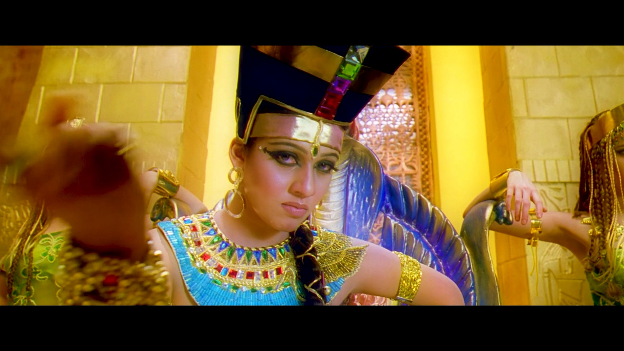 Nayanthara Hot Song 02 From Kuselan 2008 4k.mp4_snapshot_00.16_[2020.12.02_22.28.32]