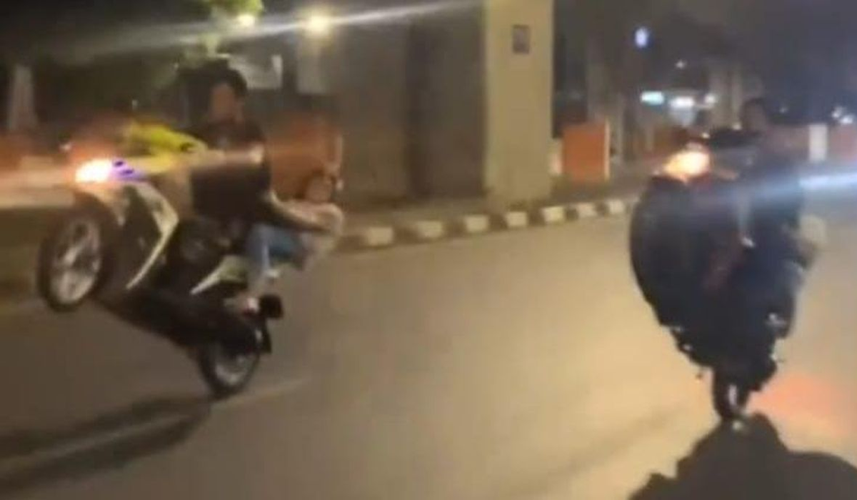 Aksi Freestyle Motor Ugal-Ugalan di Makassar: Bahaya dan Penangkapan