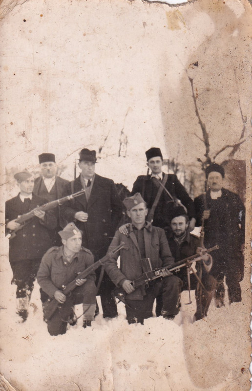 [Слика: WWII-CETNICI-foto-slika-O-172697687.jpg]