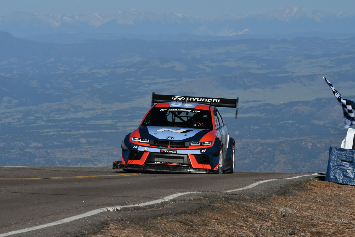 60184-HyundaiMotorsIONIQ5NSetsBenchmarkforCrossoverEVsatPikesPeakInternationalHillClimb