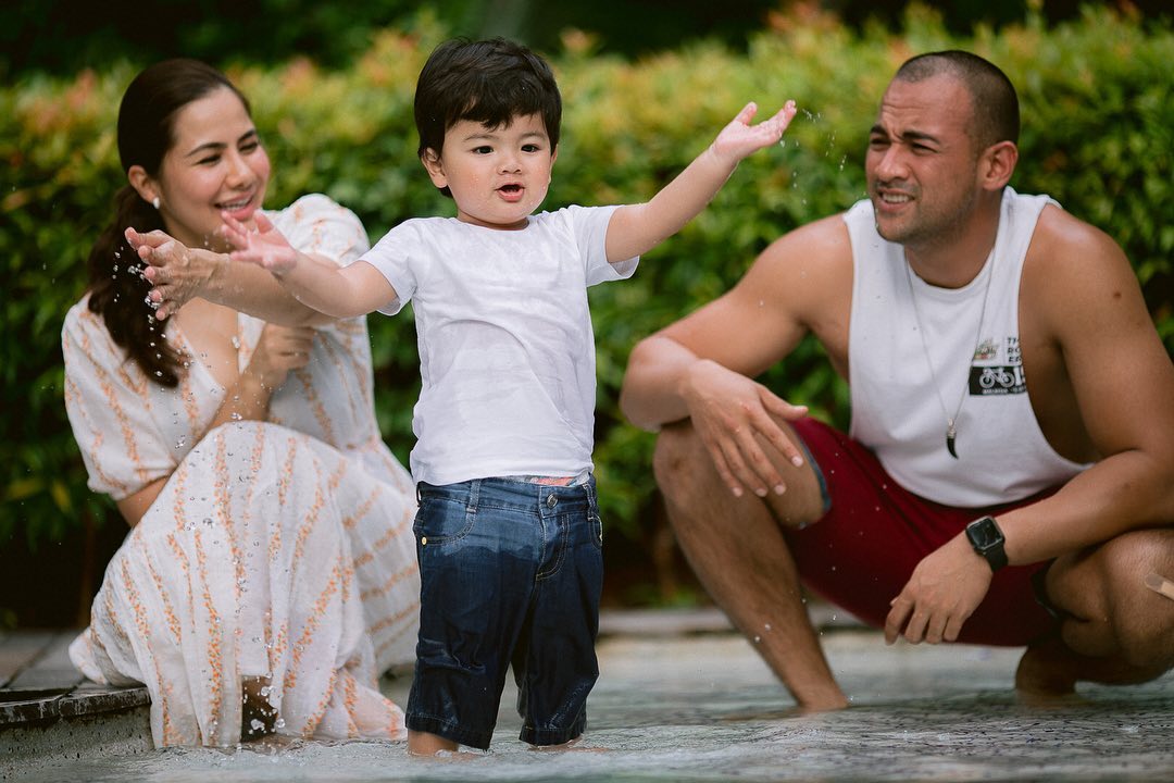 Noor Nabila bersama anaknya, Jebat dari pernikahannya dengan aktor Sharnaaz.