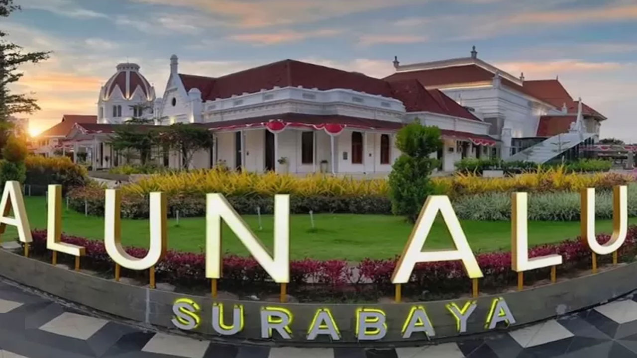 Alun-Alun Surabaya: Pusat Keramaian Dinamis dan Ruang Kota yang Terbuka
