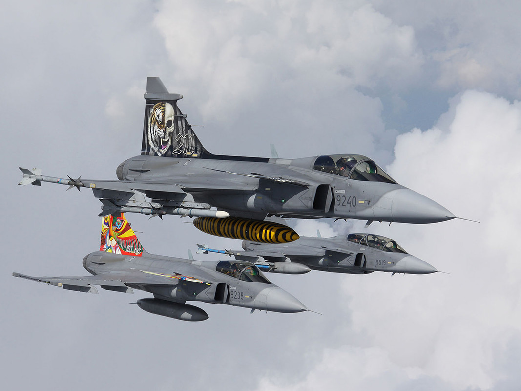 E4F986DE-19EF-4D69-9295-4EFE7AA43876