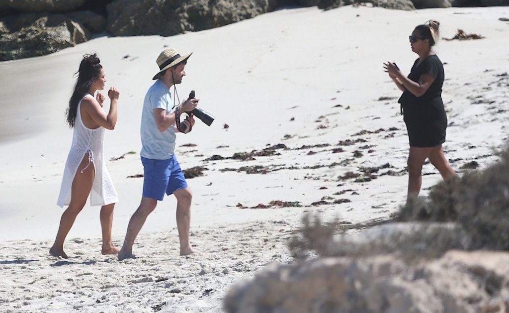 Holly-Young-Upskirt-STARS-com-23