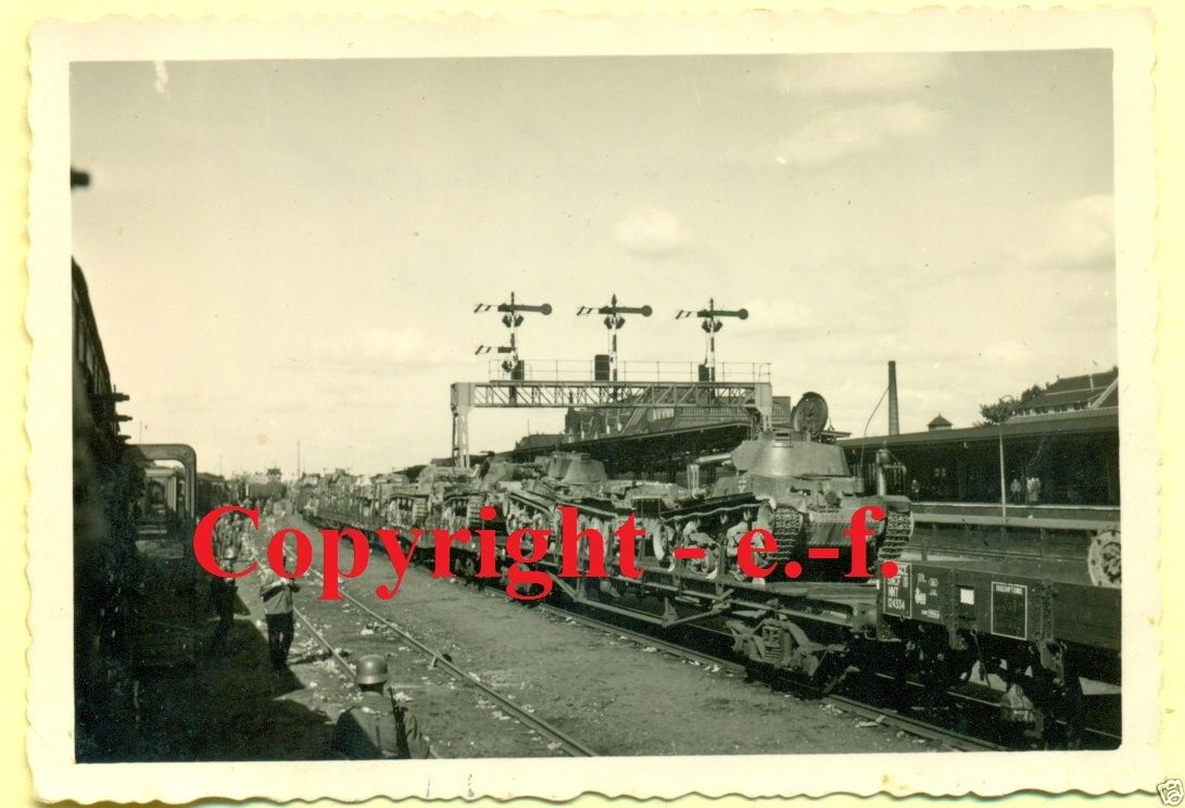 FOTO - PANZER - BAHNHOF ROOSENDAAL (Nordbrabant 
