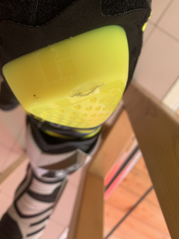 C87B8EB9-F042-454E-B847-C60FA34F2436