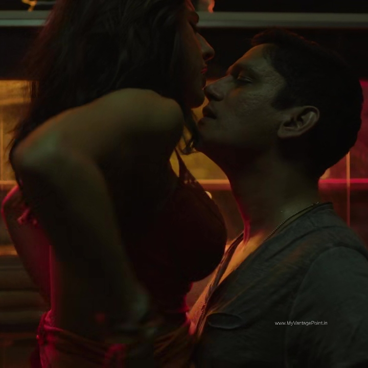 sexy-sara-ali-khan-vijay-varma-scene-in-murder-mubarak-2024-movie