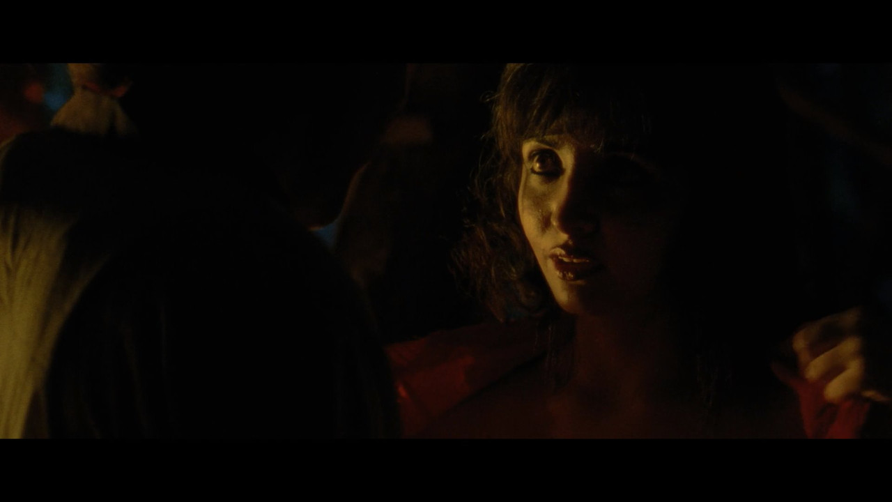 Miss.Lovely.2012.1080p.NF.mkv_snapshot_03.04_[2021.07.14_11.02.36]