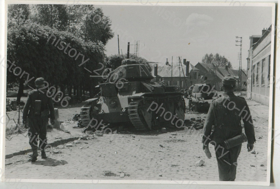 Foto Gebirgsjäger-Reg. 98 LAON Frankreich, Panze