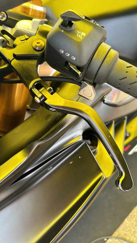 2EF8888D-F6F1-43A4-BCDE-50CF9522B5E1