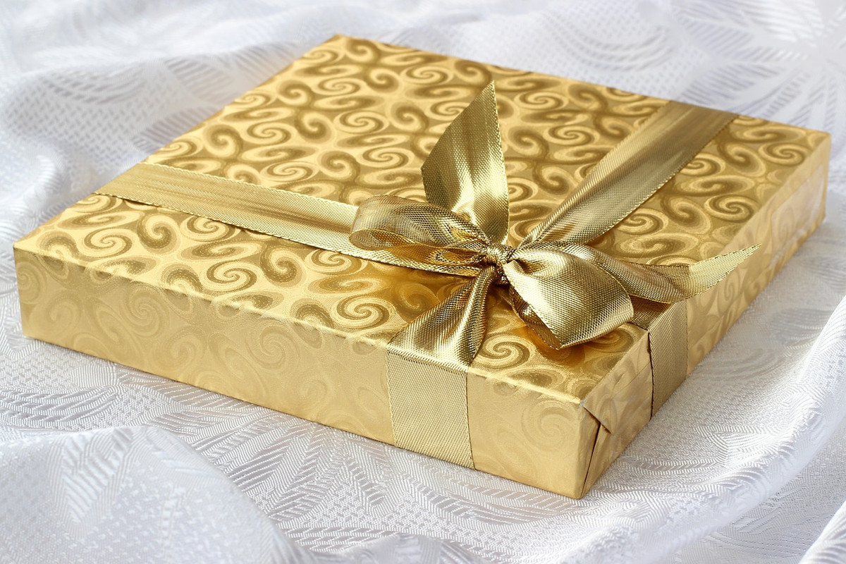 gold-gift-1008885-1280.jpg