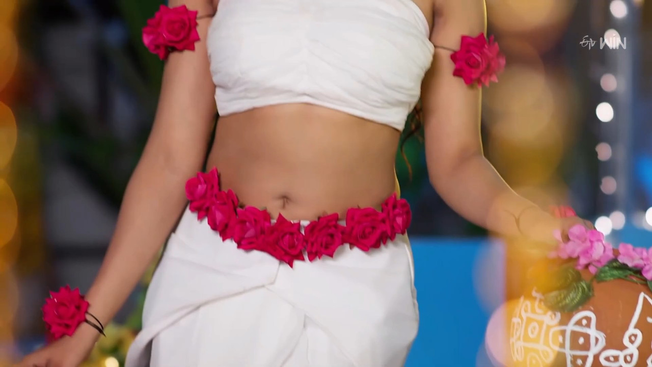 Sexy Telugu serial actress close navel and boobs show in sexy costume from a serial mp4 snapshot 03
