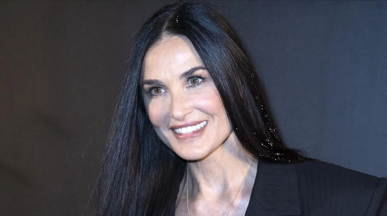 Demi Moore causa sensación en la fiesta de Dolce & Gabbana con un vestido transparente