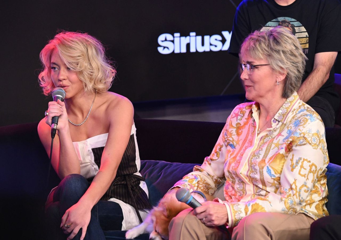 sydney-sweeney-in-corset-layered-shirt-at-siriusxm-panel-appearance-7.jpg