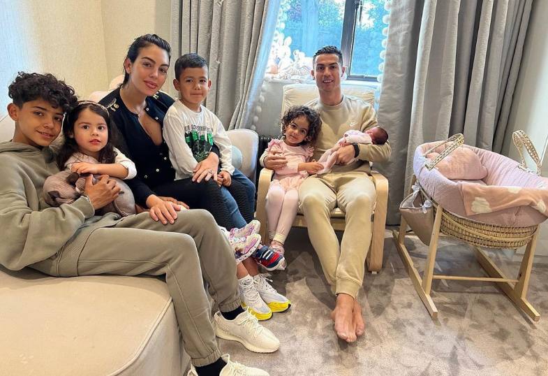 Cristiano Ronaldo dedica su gol 100 a su hijo fallecido