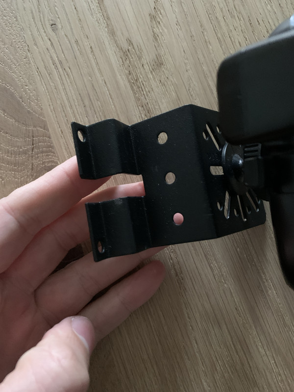 78F95562-0915-4FE0-90B3-E6126A9F5700