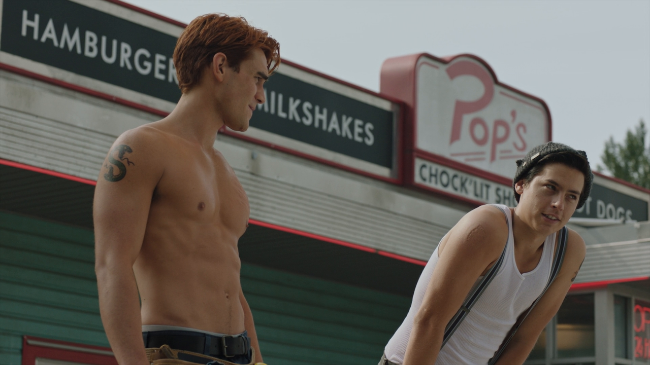 Riverdale.S04E01.In.memoria.1080p.WEBMux.ITA.ENG.DD5.1.x264-BlackBit[screenshot 1]
