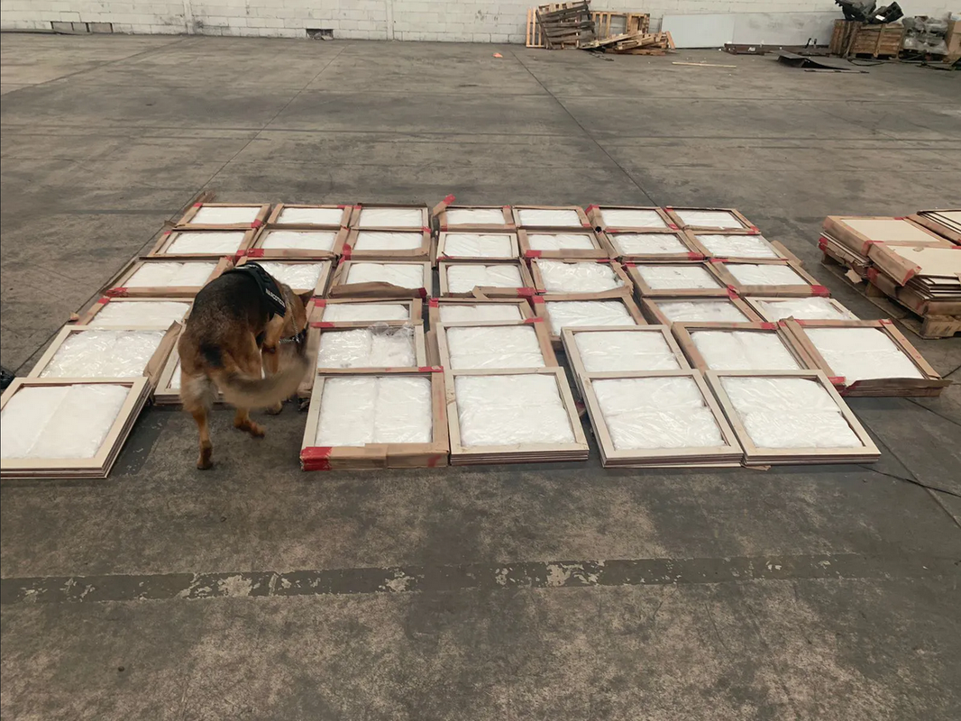 Golpe al narco: Aseguran 174 kilos de cristal ocultos entre losetas de cerámica