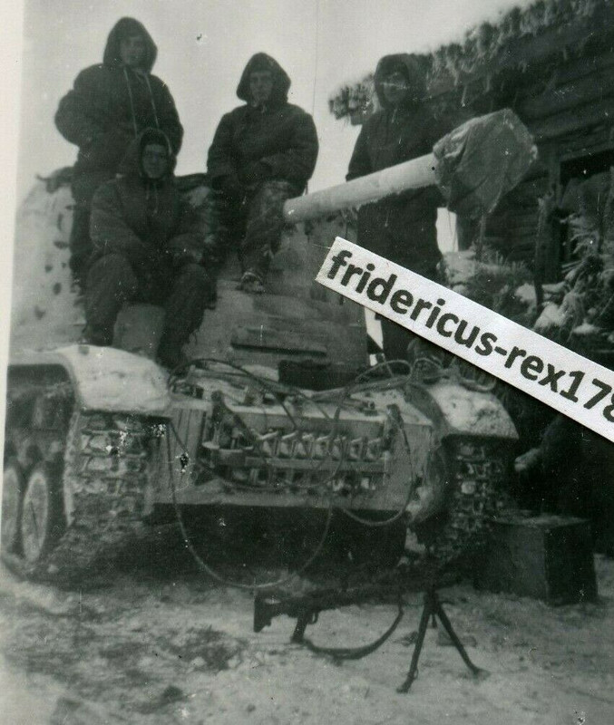 Foto WH Pz Jäg Panzerjäger Marder II an der Ostfront im Winter Tarn camo MG