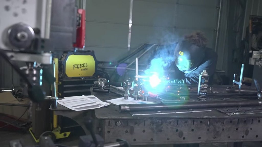 [Image: 1eashsc0r4i7.jpg]