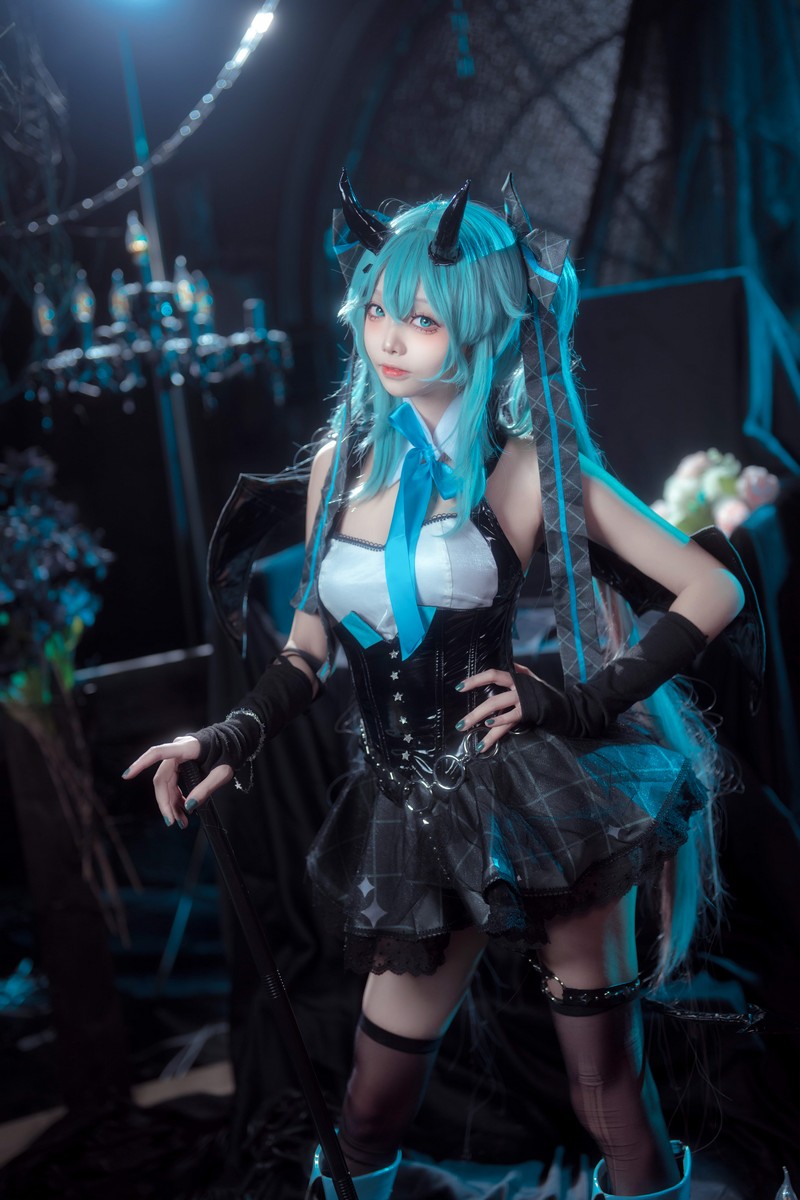 艾西Aiwest 初音未来小恶魔Cosplay写真图集 Miku恶魔主题高清图集 26P (157.7M)插图7