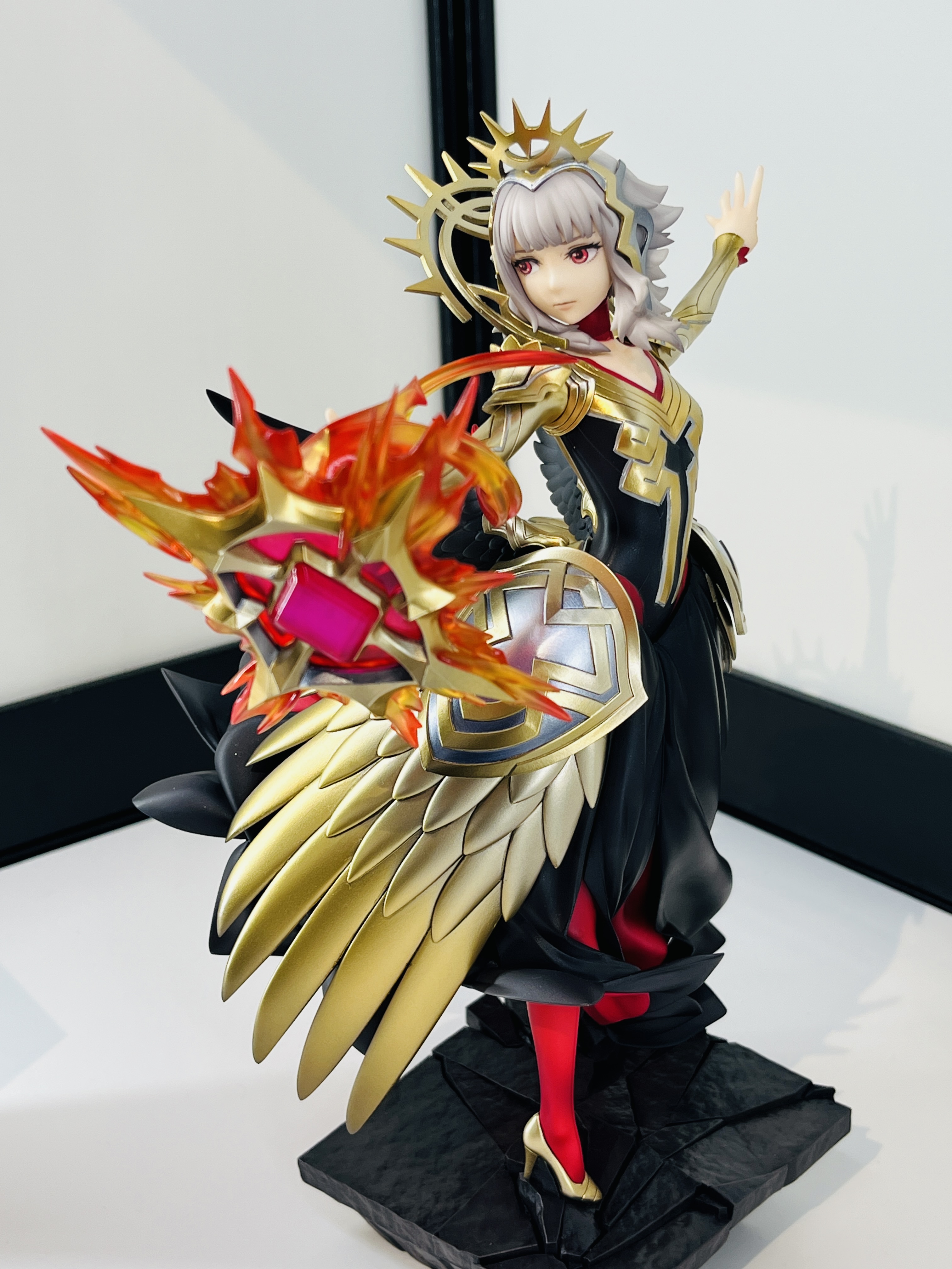 Veronica figurine 1 — Postimages