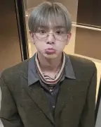 2e5b77e9333a24603a118dab5a90d002_copy_587x733