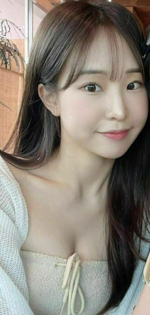 Korean cute beautiful girl blowjob and sex vol 67