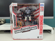Netflix-War-For-Cybertron-Optimus-Primal-Rattrap-01