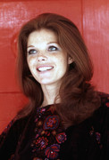 samantha-eggar-c03