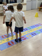 photo 5260618370011304050 y