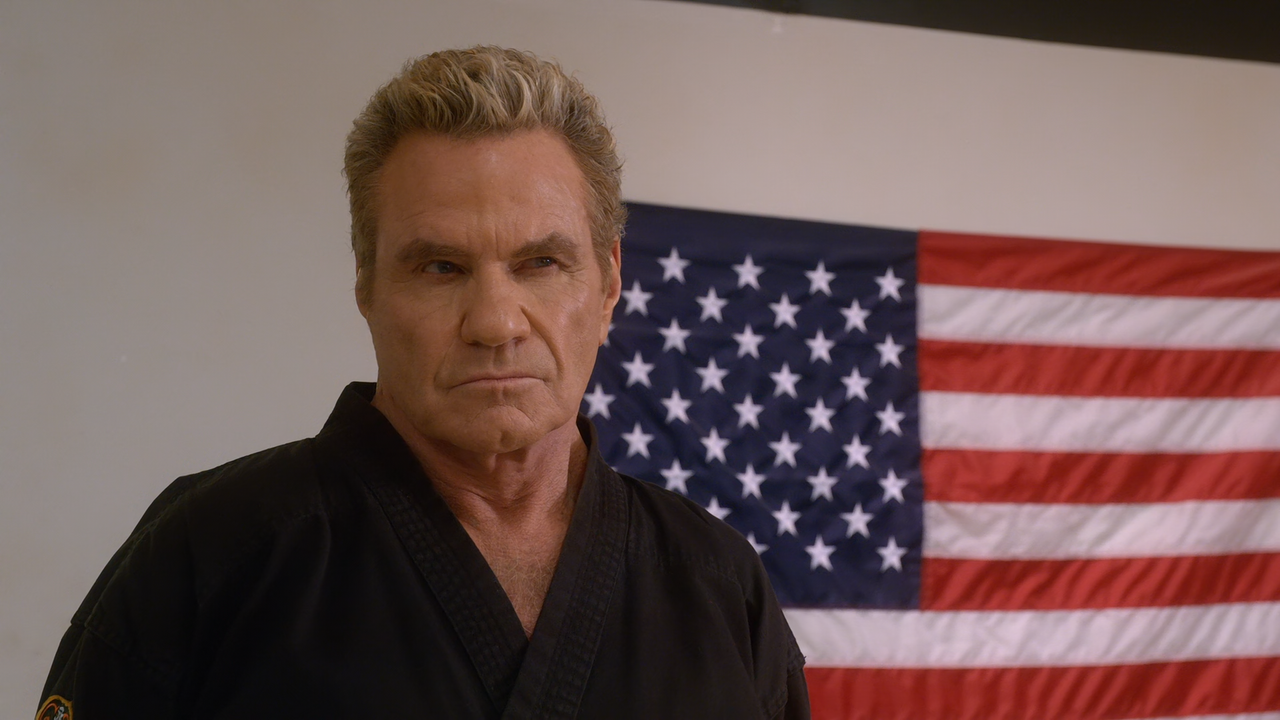 Cobra.Kai.S04E07.Minefields.1080p.10bit.NF.WEB-DL.DDP5.1.HEVC-Vyndros.mkv_snapshot_15.17_[2022.01.19