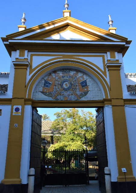 Fin de semana en Sevilla. - Blogs de España - Lunes 30 diciembre. Torre del Oro. Palacio de Dueñas. Basílica de la Macarena. (4)