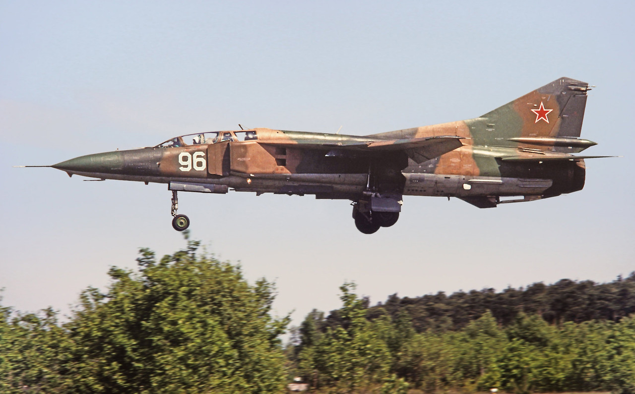 559 APIB Mig-23UB 96 Blue_3901509_Summer 92