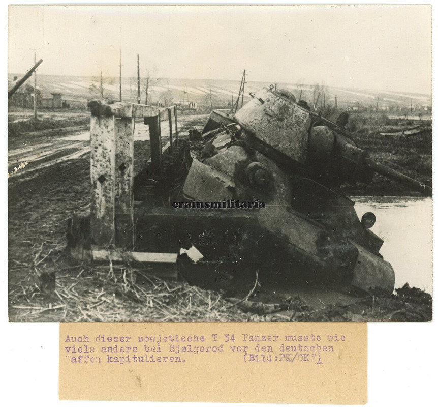 Foto zerstörte russ. Beute Panzer T-34 Tank bei BELGOROD Russland