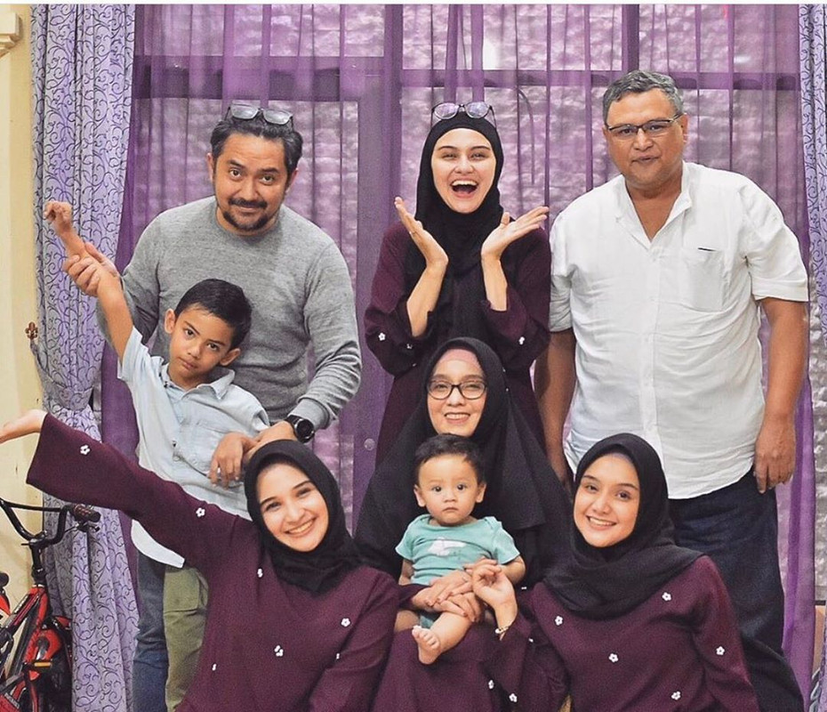 7 Potret Sarah Shahab, adik Zee Zee Shahab jadi dokter pasien Corona
