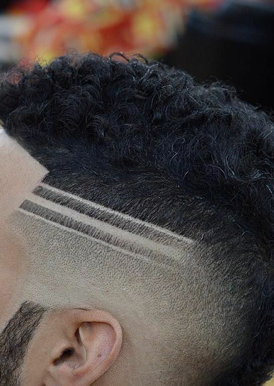 [Image: andyauthentic-strikeout-part-mohawk-fade-haircut-2.jpg]