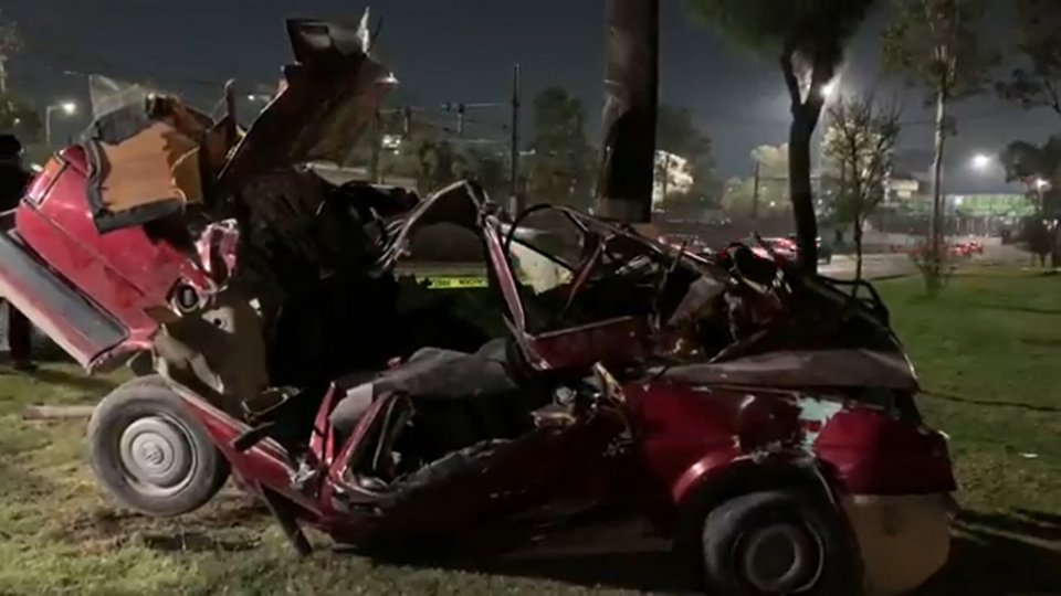 VIDEO: Fuerte accidente vehicular moviliza a las autoridades y deja 2 víctimas mortales