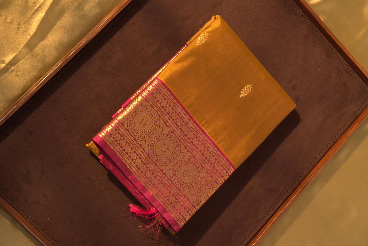 Rokea by RK Premium Handloom