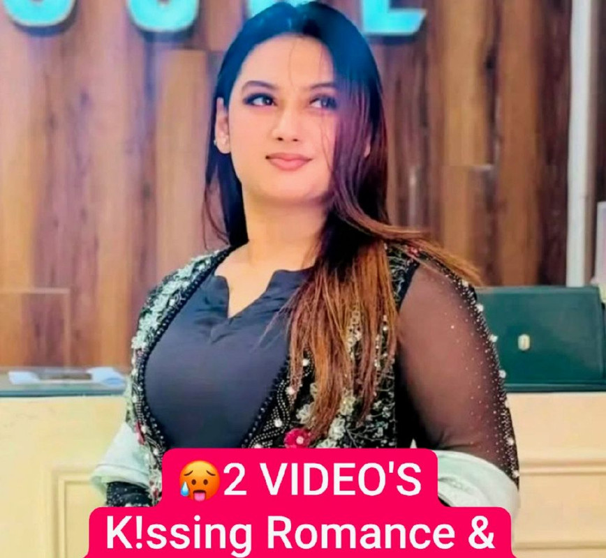 Hot couple kissing and romance in car nude video Latest