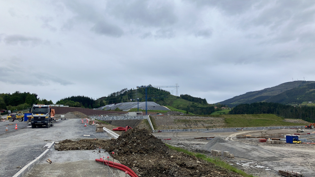 DBA65B57-5E93-4F26-8FE4-FF1D993AA668