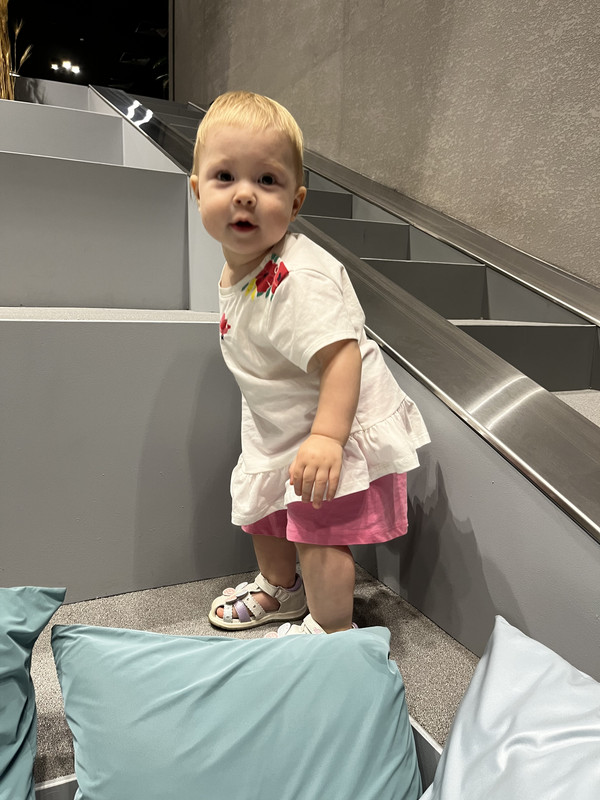 F9B9AB89-7EE4-43C5-BA60-A5FBA2654F67