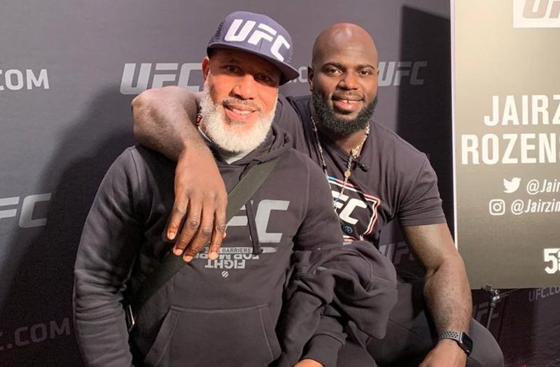 Треньорът на Жайрзиньо Розенструик се бори с рака