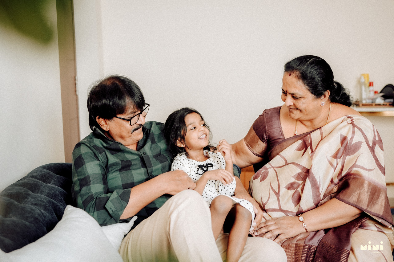 South Indian family photography Aylesbury — warm intimate home session, Mini Momentz Co.