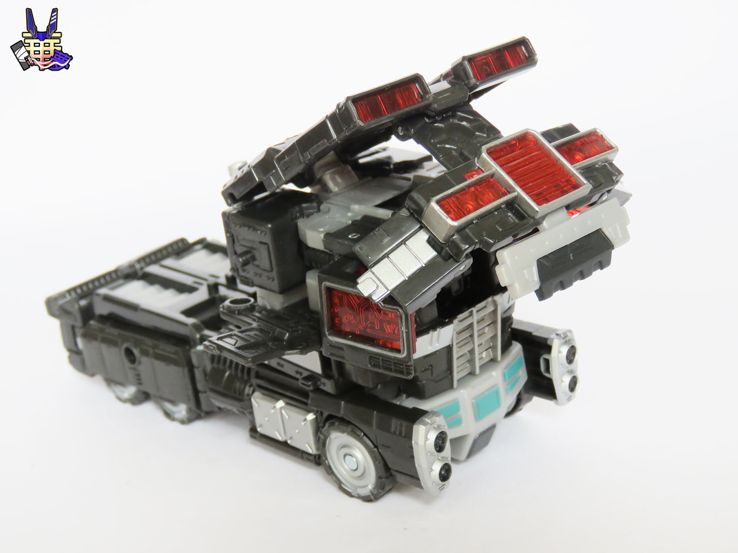 Netflix-War-For-Cybertron-Nemesis-Prime-11