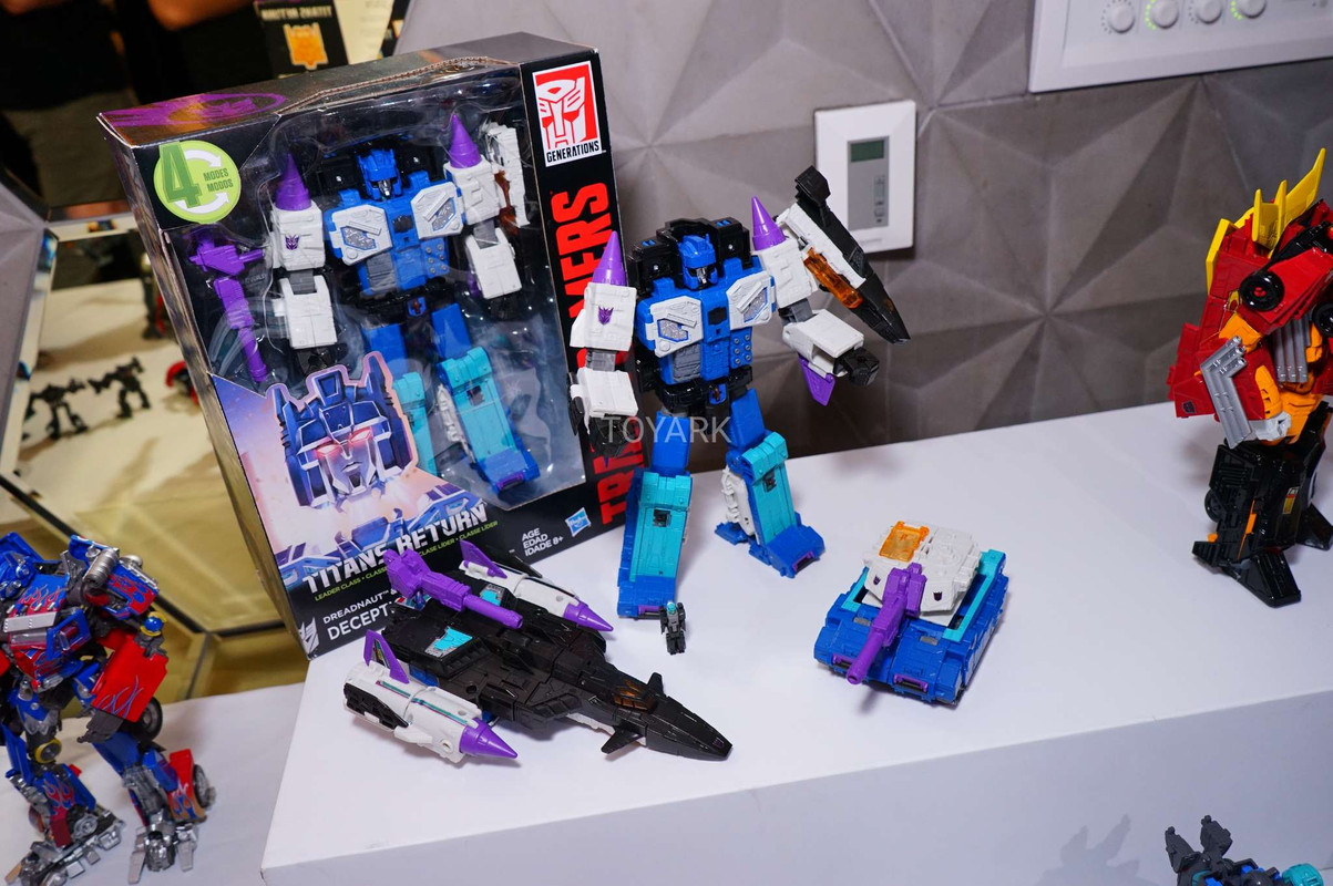SDCC-2017-Hasbro-Transformers-Thurs-046