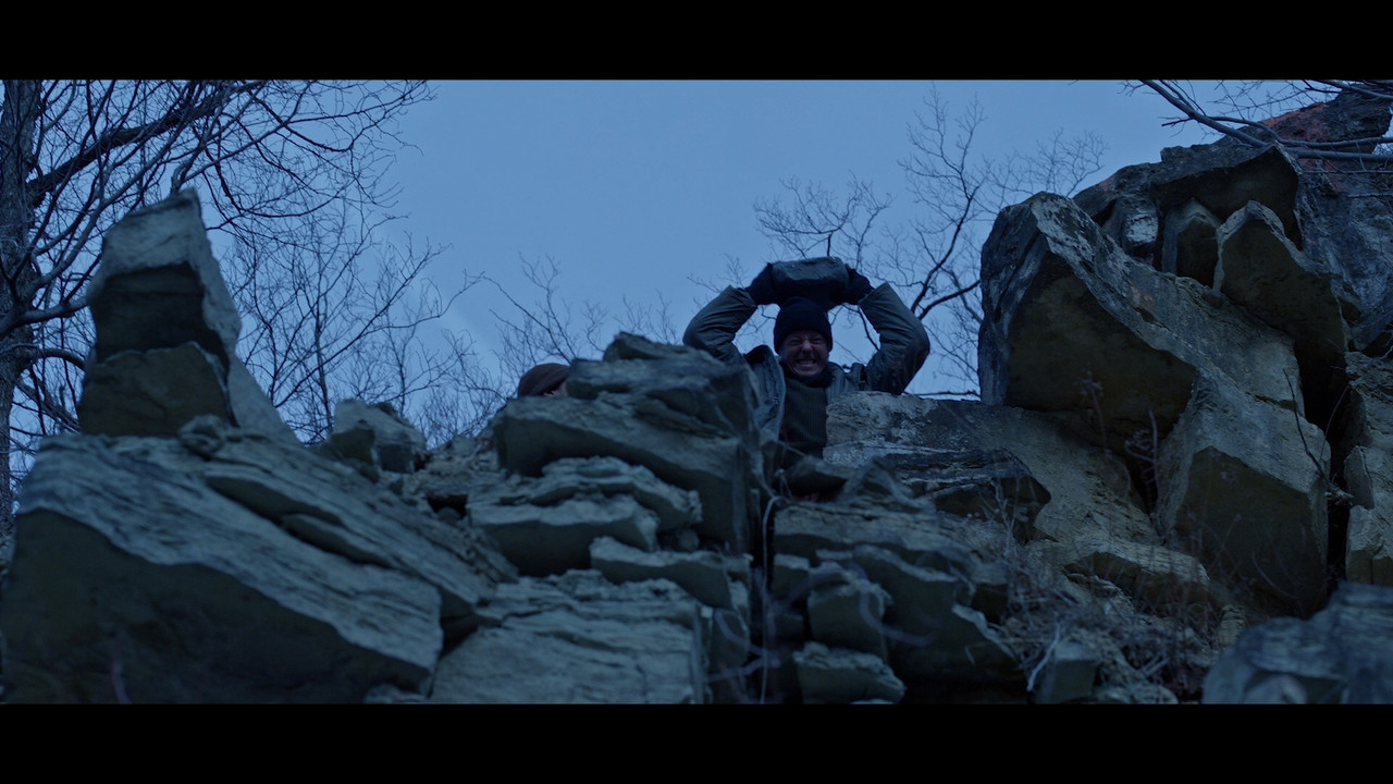 Whiteout (aka Walking Supply) 2023 BluRay 1080p REMUX AVC DTS-HD MA 5.1-NM21vi.mkv_snapshot_01.13.03