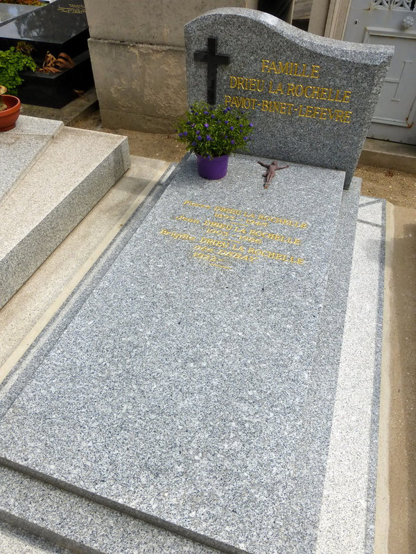 13173352-137865908636