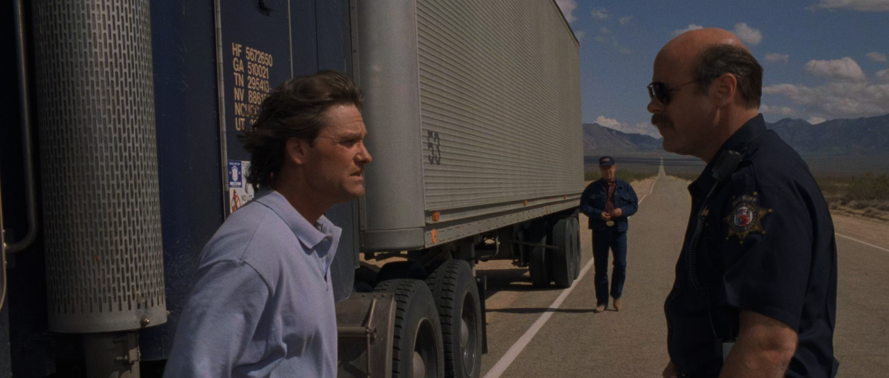 Breakdown.1997.2160p.AMZN.WEB-DL.HDR10Plus.DoVi.by.DVT.mkv_snapshot_00.24.29_[2022.04.12_17.47.31]